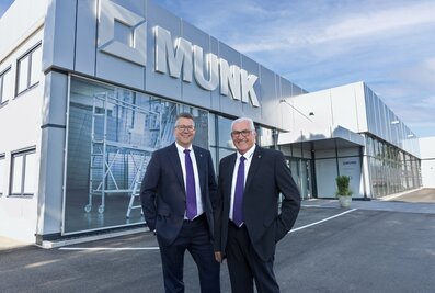 Ferdinand Munk (rechts) und Alexander Werdich, die Inhaber und Geschäftsführer der Munk Group, freuen sich über ein erfolgreiches Geschäftsjahr 2025. | © MUNK GmbH