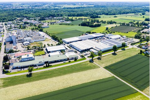 Imposant: Der Standort der Munk Group mit den Werken 1 und 2 im Donauried. | © MUNK GmbH