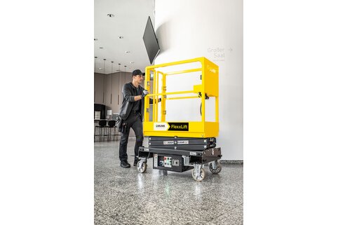 The FlexxLifts from Munk Günzburger Steigtechnik are also ideally suited to use on sensitive floors such as parquet or tiles | for example in event halls |. | © MUNK GmbH