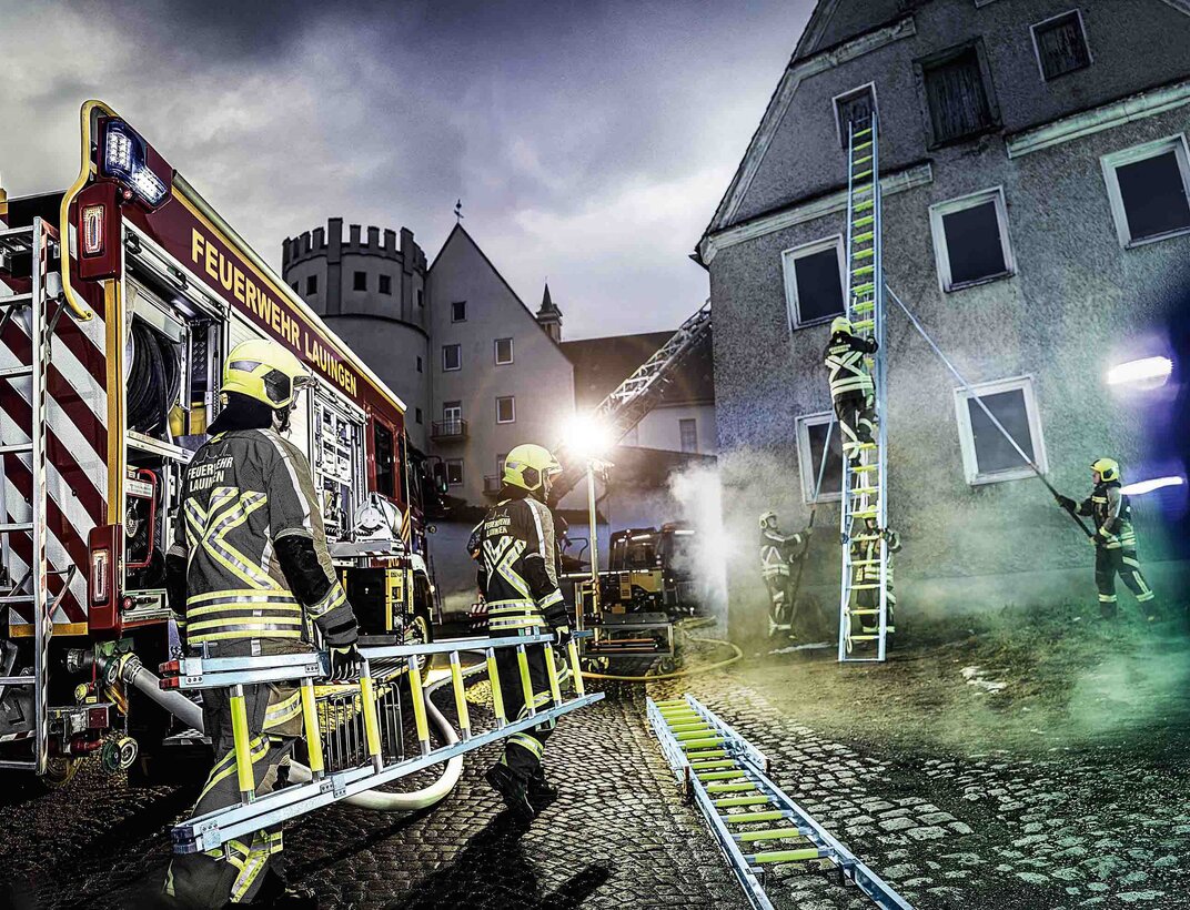 Auf der Interschutz 2026 in Hannover präsentiert die Munk Rettungstechnik ihre innovativen Lösungen, darunter das nachleuchtende Leiternsortiment.  | © Munk GmbH