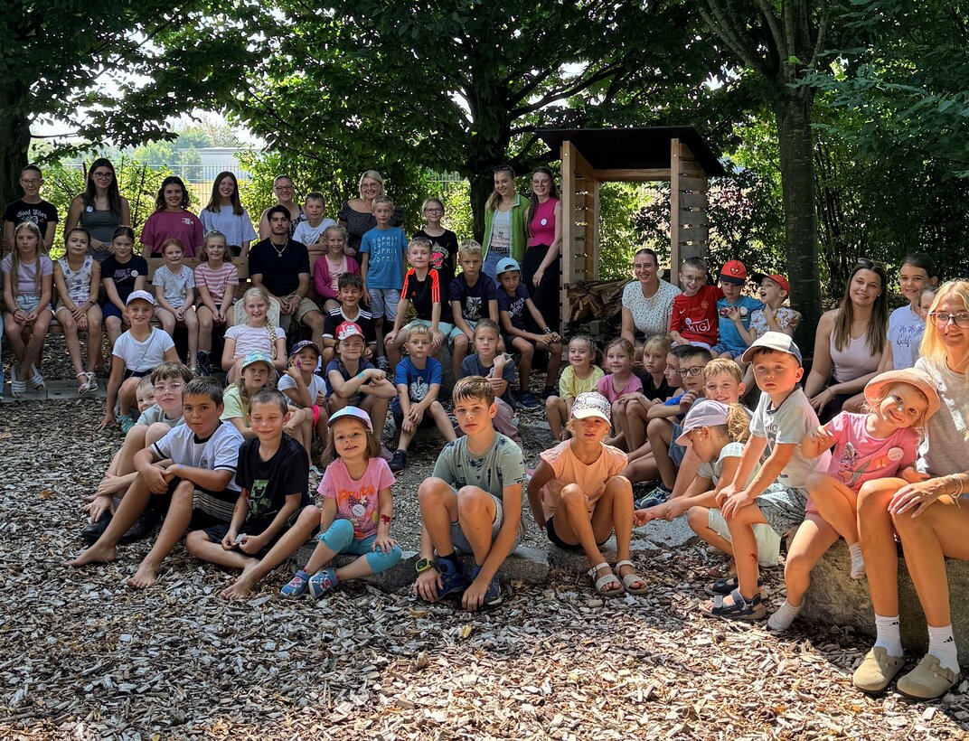 Die Mitarbeiterkinder der MUNK Group genießen zwei Wochen Ferienspaß im eigenen Mitarbeitergarten am Unternehmensstandort in Günzburg. | © MUNK GmbH