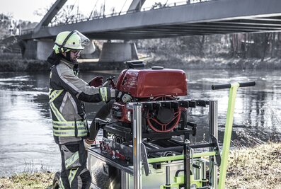 Mehr Flexibilität im Outdoor-Einsatz: Das Offroad-System Premium der Munk Rettungstechnik beschleunigt die Wasserentnahme aus offenem Gewässer. | © MUNK GmbH
