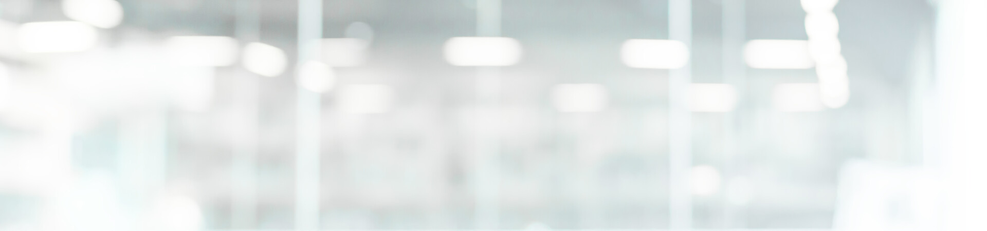 Arrière-plan du hall de production | © jakkapan - stock.adobe.com