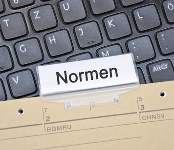 Standards | © Marco2811 - stock.adobe.com